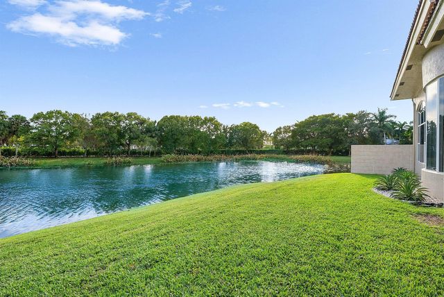 6468 Polo Pointe Way, Delray Beach, FL 33484