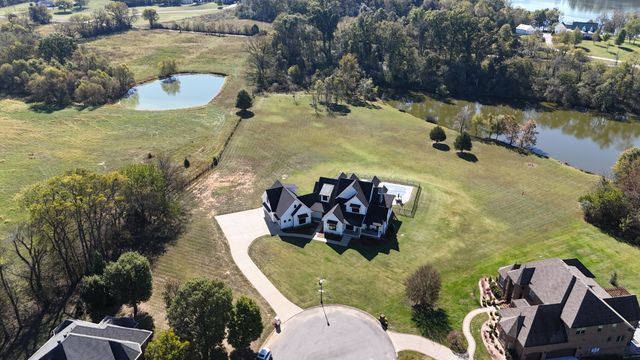 1027 Shimmering Way, Gallatin, TN 37066