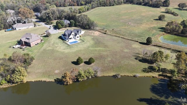 1027 Shimmering Way, Gallatin, TN 37066