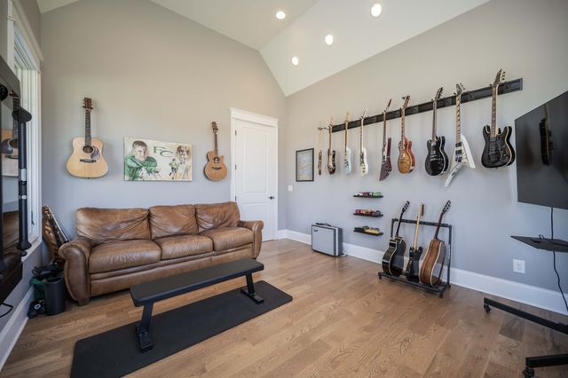 1027 Shimmering Way, Gallatin, TN 37066