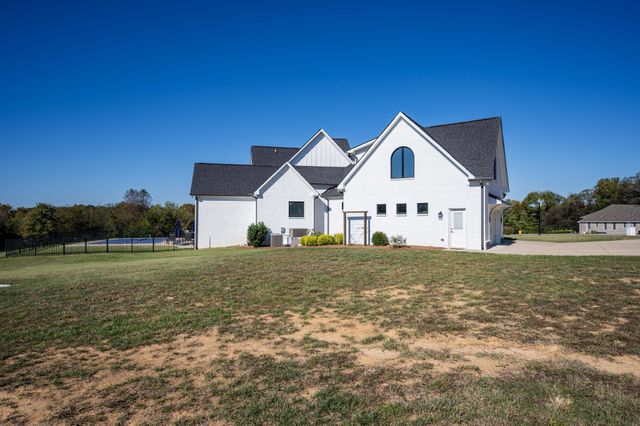 1027 Shimmering Way, Gallatin, TN 37066