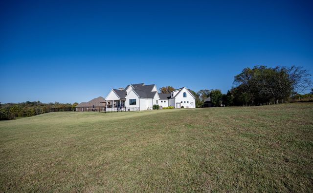 1027 Shimmering Way, Gallatin, TN 37066