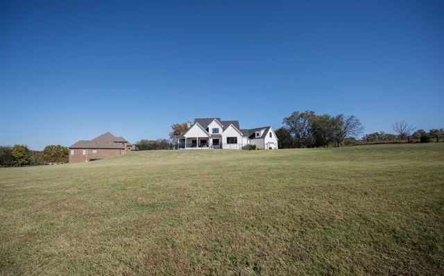 1027 Shimmering Way, Gallatin, TN 37066