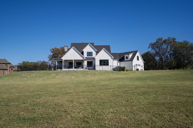 1027 Shimmering Way, Gallatin, TN 37066