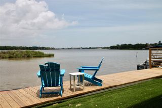 25 Cmdr Runco Lane, Taylor Lake Village, TX 77586
