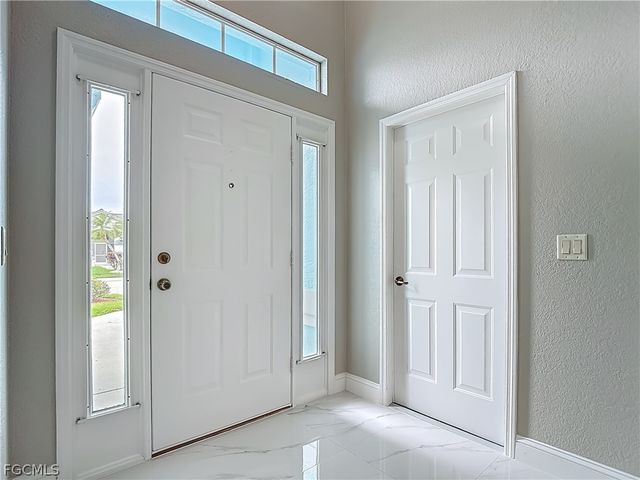 1891 Corona Del Sire DR, North Fort Myers, FL 33917