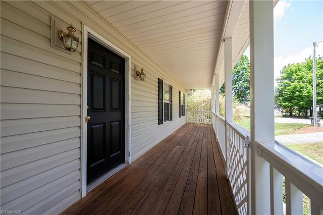720 Wallridge Drive, Winston-salem, NC 27106