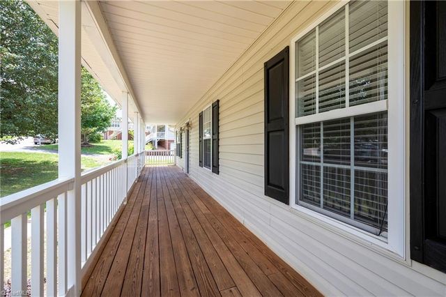 720 Wallridge Drive, Winston-salem, NC 27106