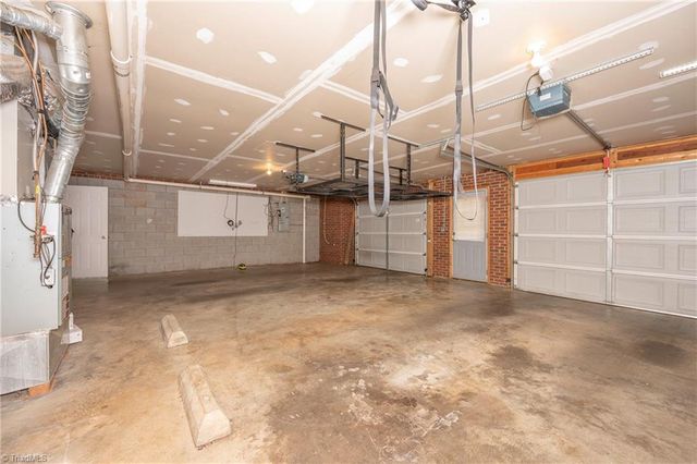 720 Wallridge Drive, Winston-salem, NC 27106