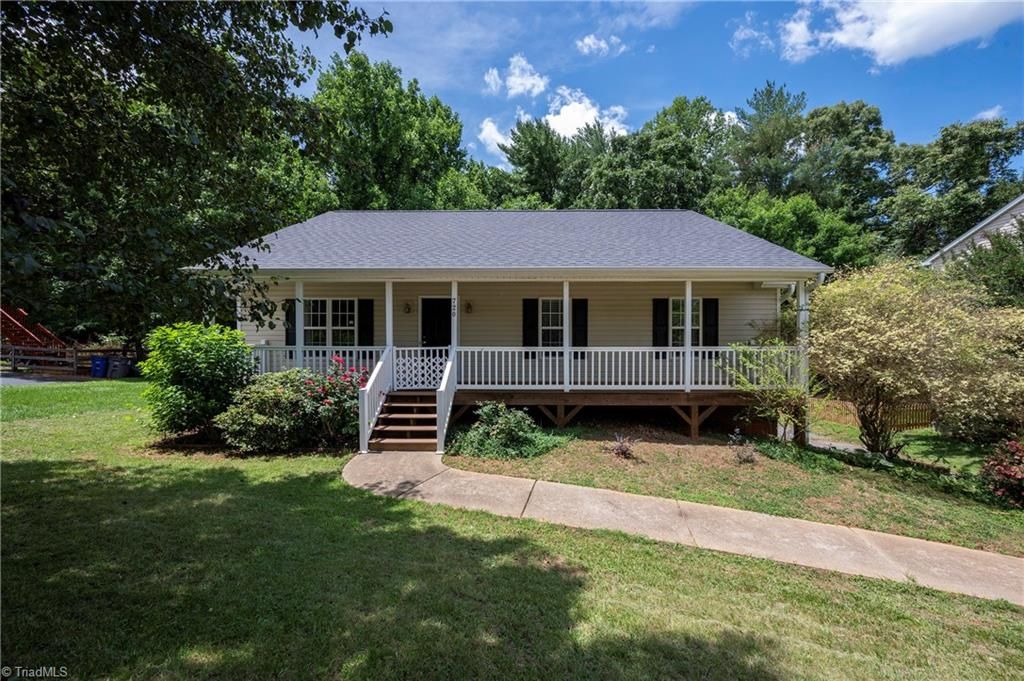 720 Wallridge Drive, Winston-salem, NC 27106