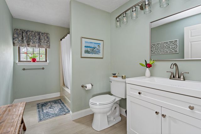 7 Bonnie Briar Road, Osterville, MA 02655