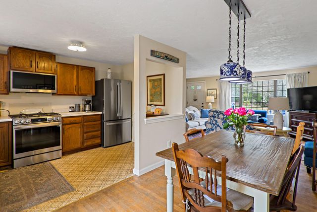 7 Bonnie Briar Road, Osterville, MA 02655