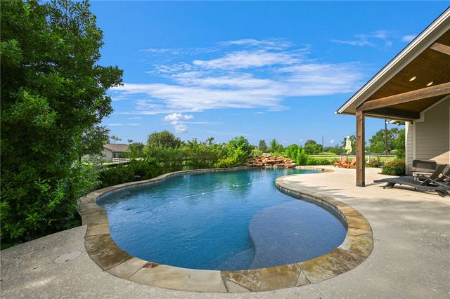 8810 Sandstone Drive, College Station, TX 77845