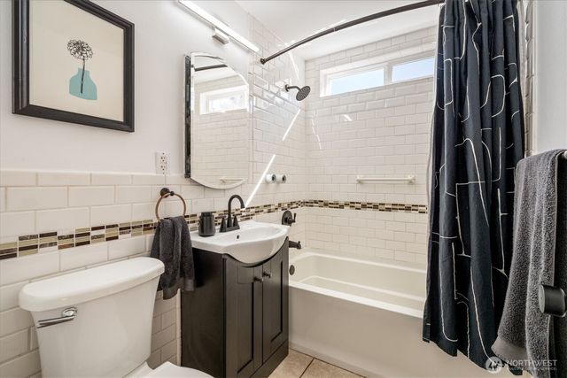 15919 19th Avenue SW, Burien, WA 98166