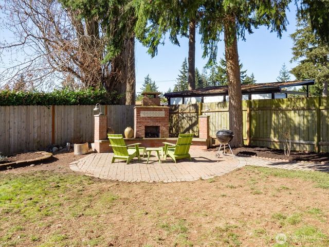 15919 19th Avenue SW, Burien, WA 98166