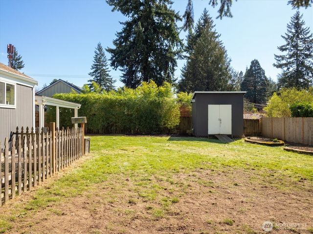 15919 19th Avenue SW, Burien, WA 98166