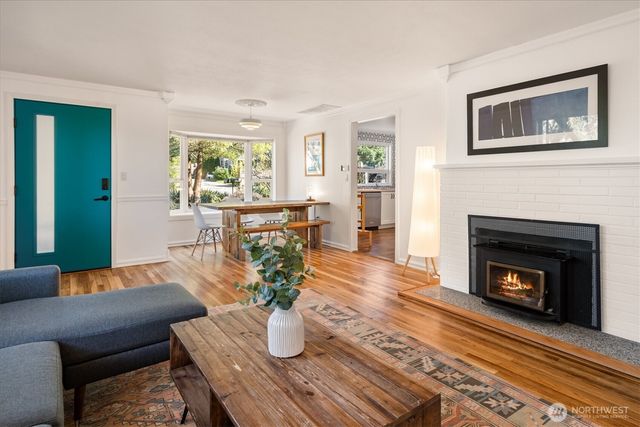 15919 19th Avenue SW, Burien, WA 98166