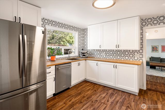 15919 19th Avenue SW, Burien, WA 98166