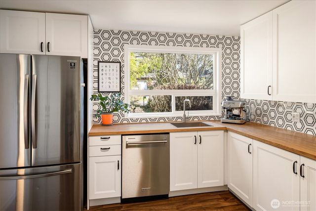 15919 19th Avenue SW, Burien, WA 98166