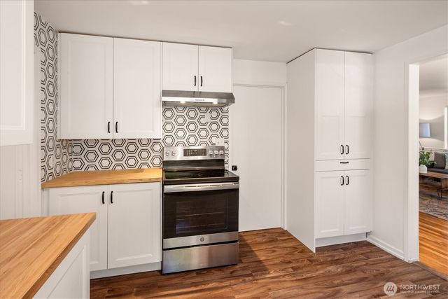 15919 19th Avenue SW, Burien, WA 98166