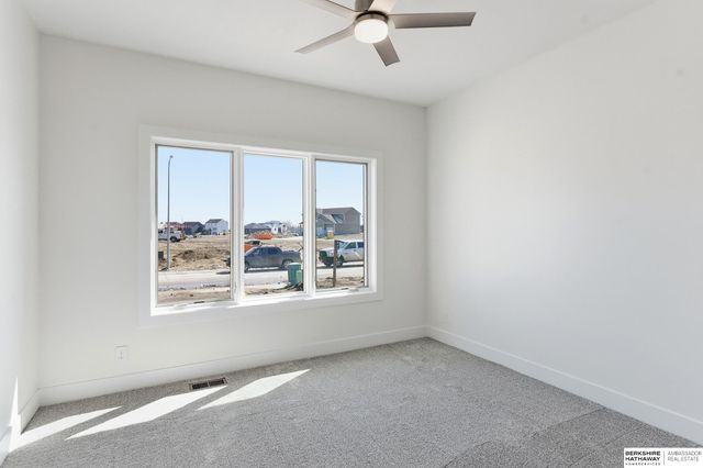 6208 N 209th Street, Elkhorn, NE 68022