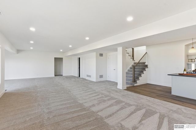 6208 N 209th Street, Elkhorn, NE 68022