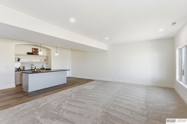 6208 N 209th Street, Elkhorn, NE 68022