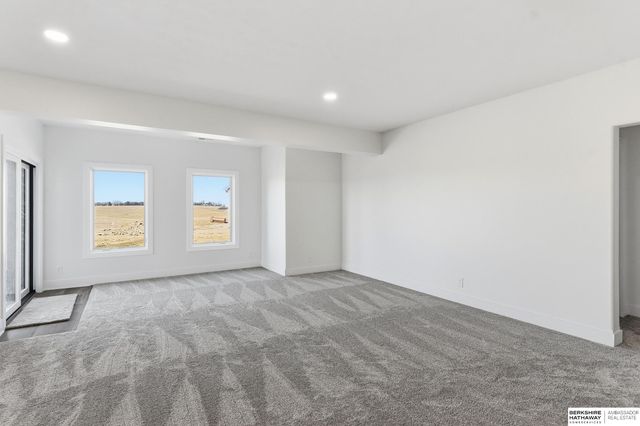 6208 N 209th Street, Elkhorn, NE 68022