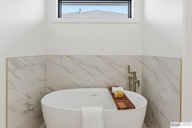 6208 N 209th Street, Elkhorn, NE 68022