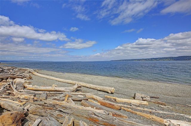 2942 Janet Avenue, Camano Island, WA 98282