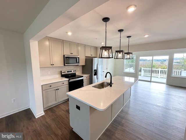 151 HOMESTEAD DR, Hanover, PA 17331