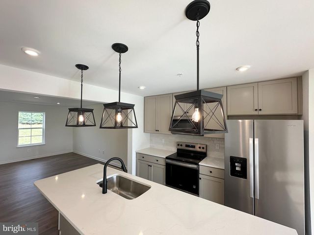 151 HOMESTEAD DR, Hanover, PA 17331