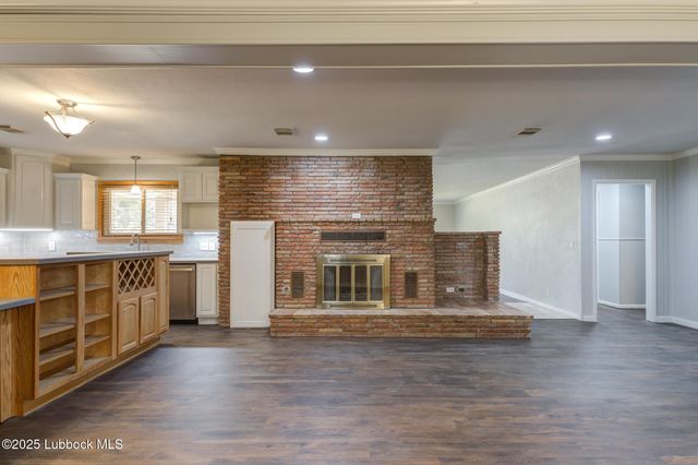 1308 E Buckley Street, Brownfield, TX 79316