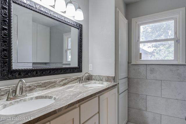 1308 E Buckley Street, Brownfield, TX 79316