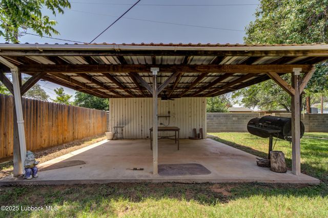 1308 E Buckley Street, Brownfield, TX 79316