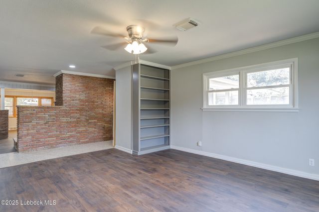 1308 E Buckley Street, Brownfield, TX 79316