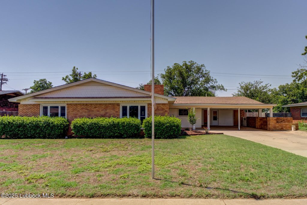 1308 E Buckley Street, Brownfield, TX 79316