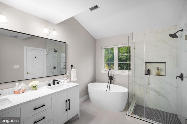 13768 LAMBERTINA PL, Rockville, MD 20850