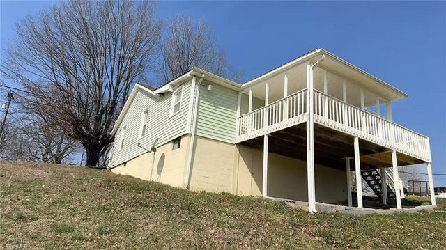 5075 Baux Mountain Road, Winston-salem, NC 27105