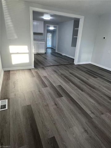 5075 Baux Mountain Road, Winston-salem, NC 27105