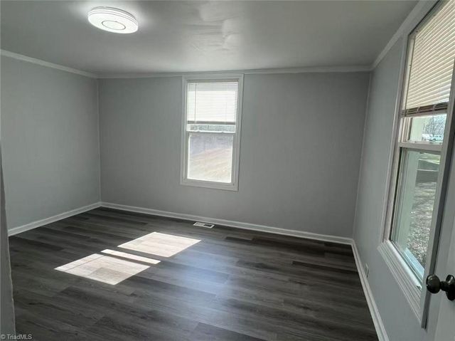 5075 Baux Mountain Road, Winston-salem, NC 27105