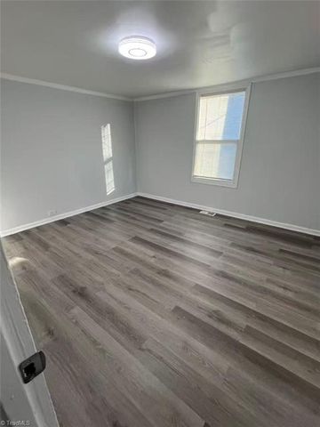 5075 Baux Mountain Road, Winston-salem, NC 27105