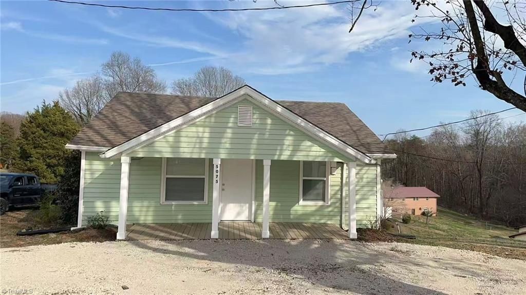 5075 Baux Mountain Road, Winston-salem, NC 27105