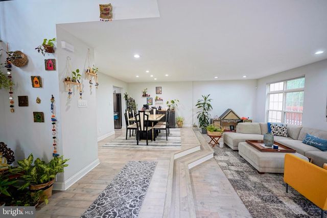 16 BUCKINGHAM PL, Cherry Hill, NJ 08003