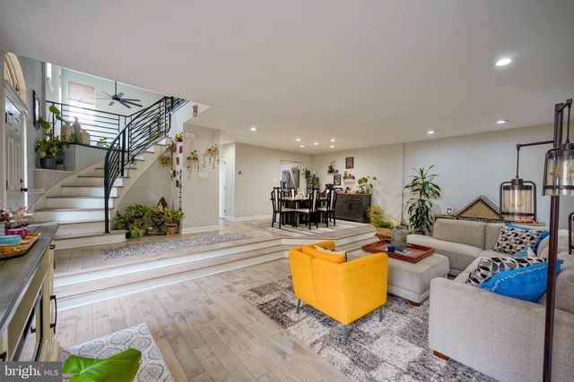 16 BUCKINGHAM PL, Cherry Hill, NJ 08003