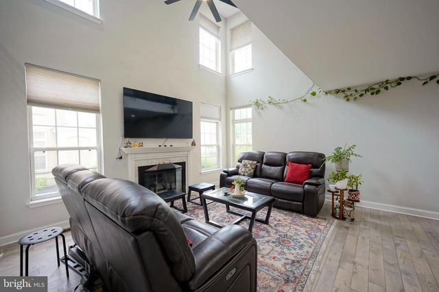 16 BUCKINGHAM PL, Cherry Hill, NJ 08003