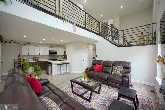 16 BUCKINGHAM PL, Cherry Hill, NJ 08003