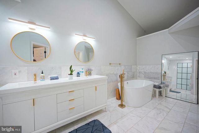 16 BUCKINGHAM PL, Cherry Hill, NJ 08003