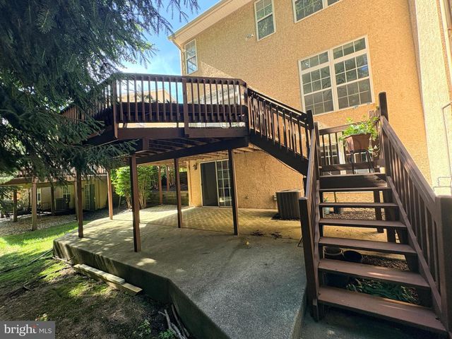 16 BUCKINGHAM PL, Cherry Hill, NJ 08003