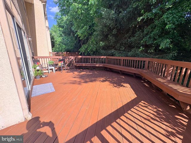 16 BUCKINGHAM PL, Cherry Hill, NJ 08003